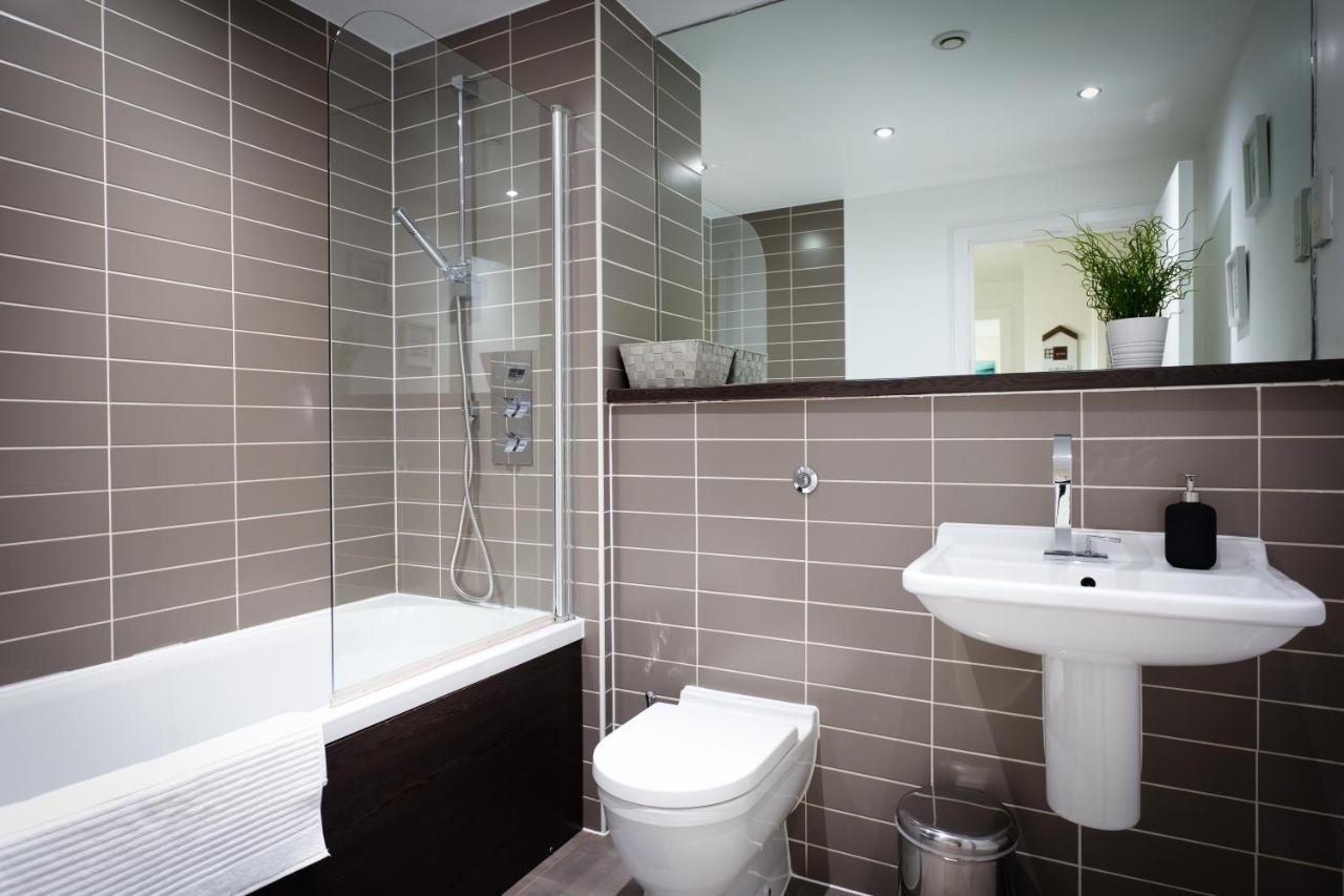 Absolute Stays On Essex - Chinatown - Hippodrome - Alexandra Theatre - Bull Ring - The Rep - B'Ham Intl Airport - Free Wifi - Free Parking - Contractors - Corporates Birmingham Buitenkant foto